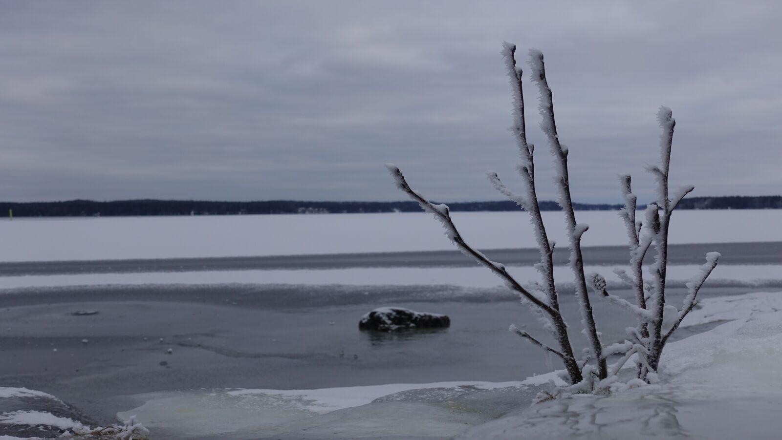 Sony DSC-RX100M5 sample photo. Winter, lake, finland photography