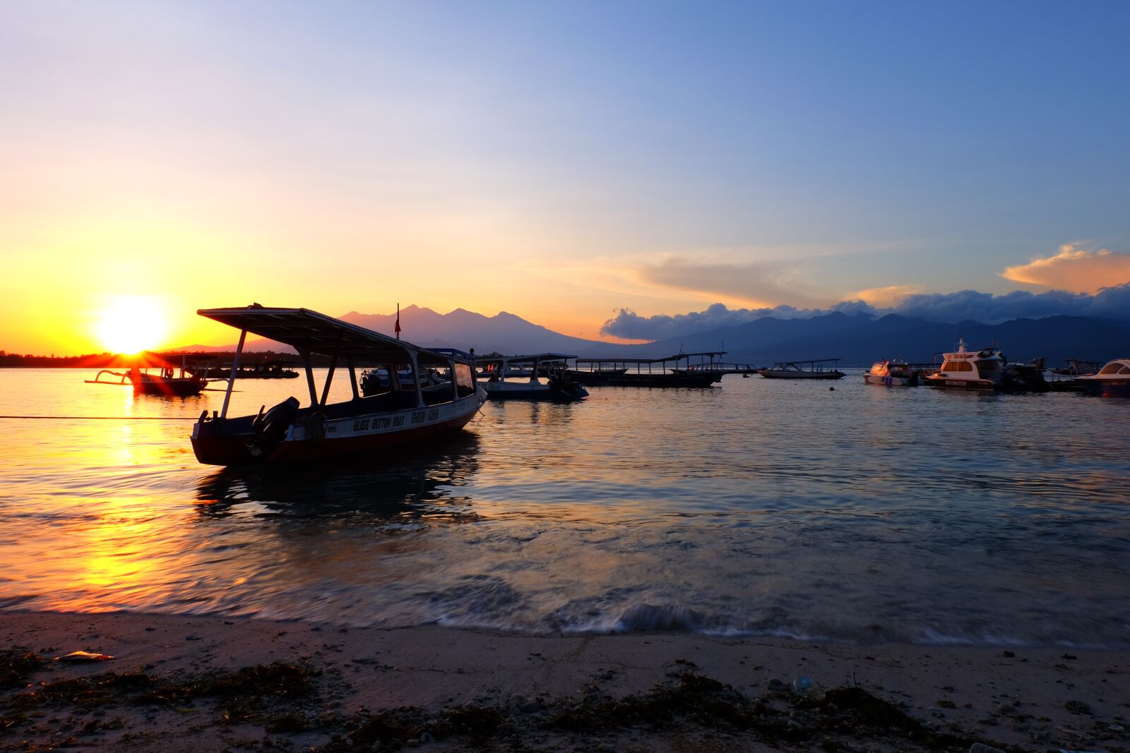 Fujifilm XC 16-50mm F3.5-5.6 OIS II sample photo. Beach, sun, ocean photography