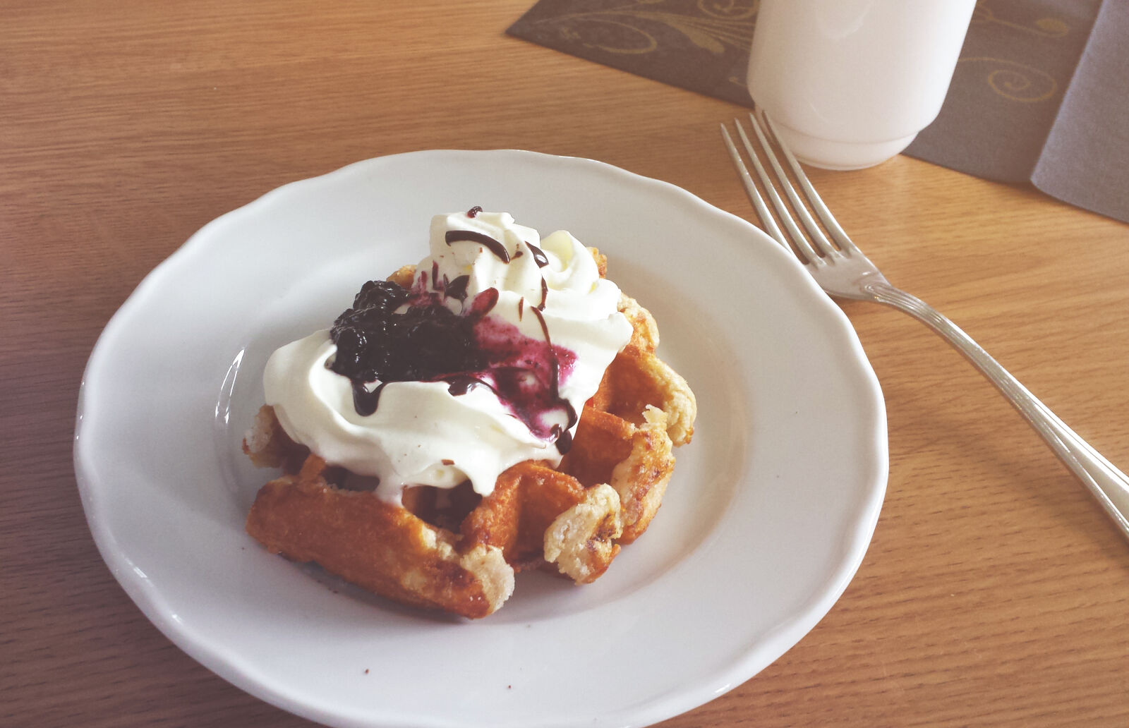 Samsung Galaxy S4 sample photo. Plate, morning, breakfast, jam photography