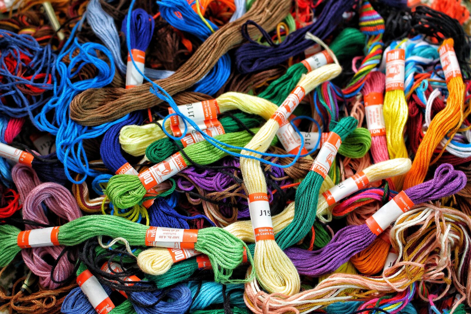 Canon EOS 100D (EOS Rebel SL1 / EOS Kiss X7) sample photo. Cotton, wool, textile photography