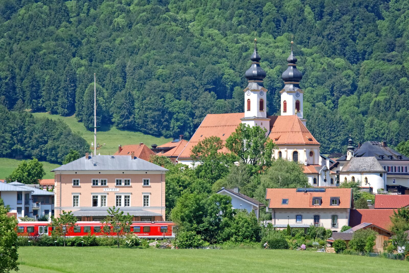 55.0-200.0mm f/4.0-f/5.6 sample photo. Place, bavaria, village photography