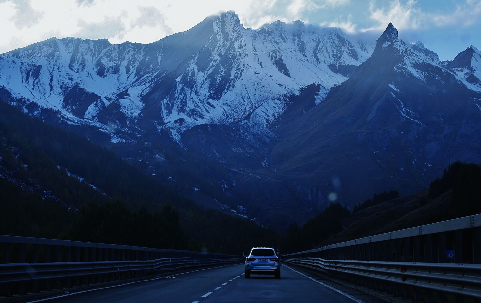 Canon EOS 400D (EOS Digital Rebel XTi / EOS Kiss Digital X) sample photo. Mountains, alpine, switzerland photography