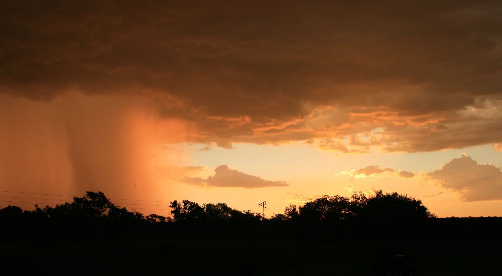 Canon EOS 400D (EOS Digital Rebel XTi / EOS Kiss Digital X) sample photo. Sunset landscape, nature, rain photography