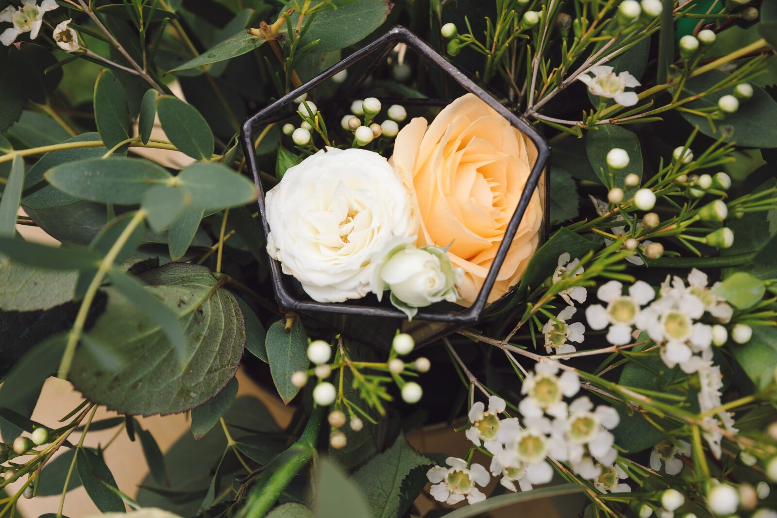 Canon EOS 5D Mark IV sample photo. Flowers, rose, bouquet photography