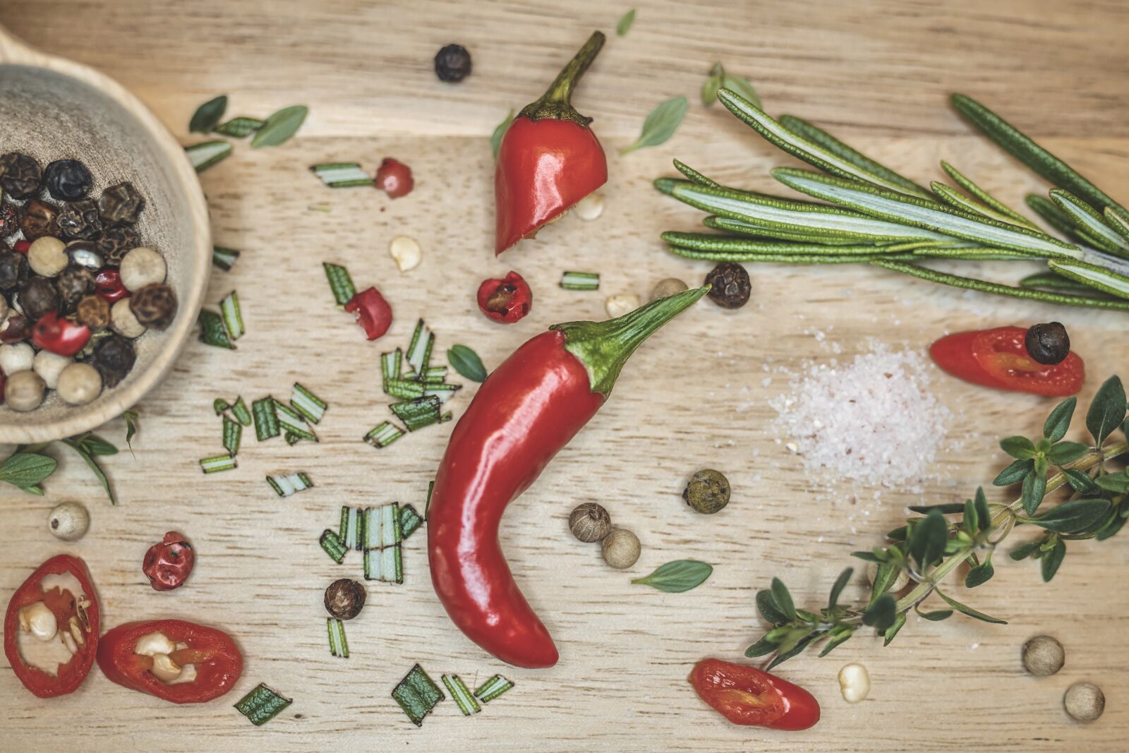 Sony ILCA-77M2 sample photo. Chili, spice, spice mix photography