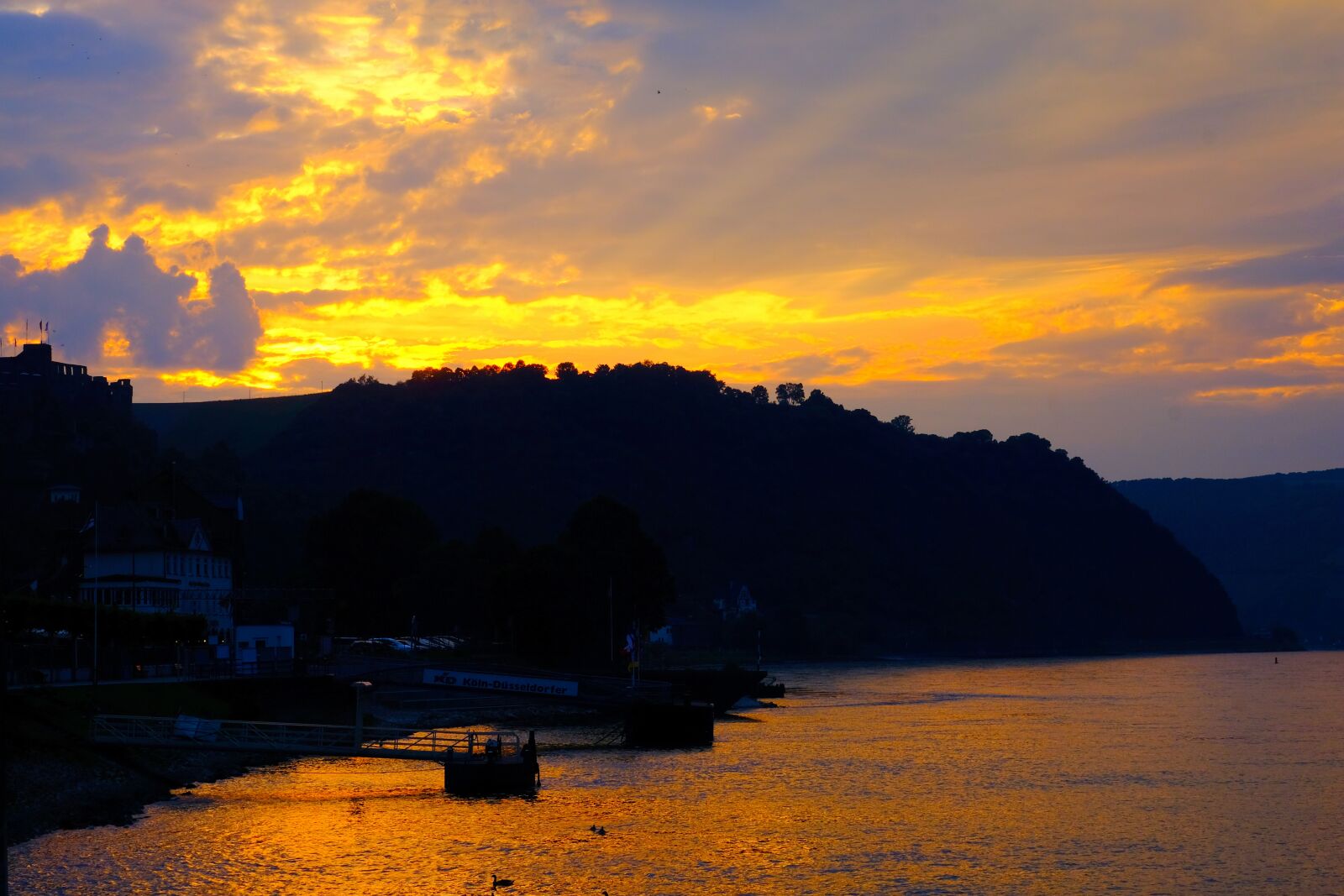Fujifilm X-T20 sample photo. Sunset, evening, clouds photography