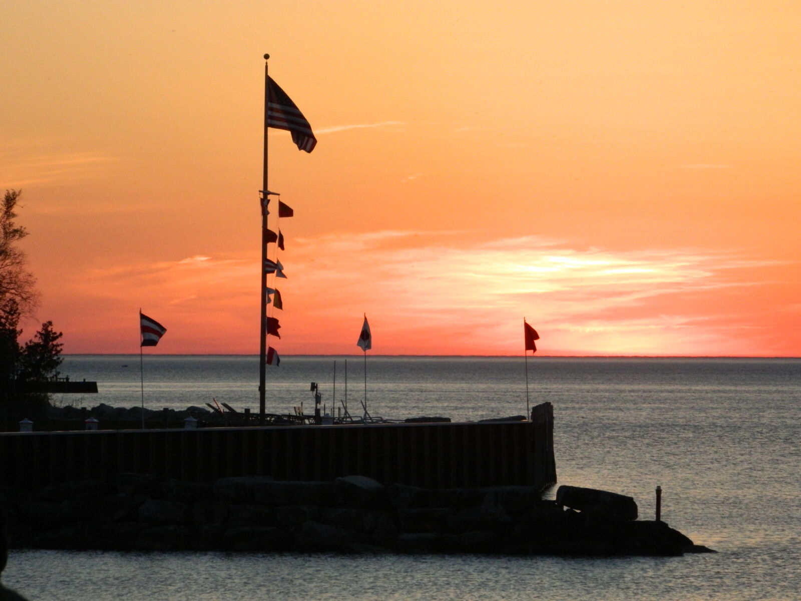 Nikon COOLPIX L310 sample photo. Evening, seashore, sunset photography
