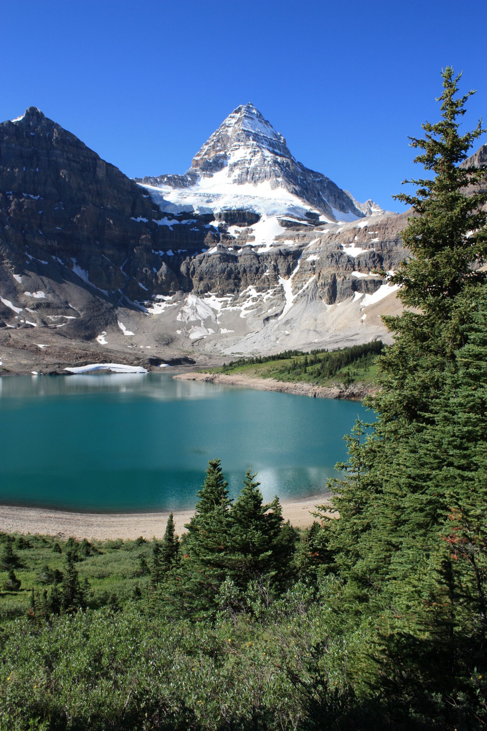 Canon EOS 450D (EOS Rebel XSi / EOS Kiss X2) sample photo. Lake, mountain, peak photography