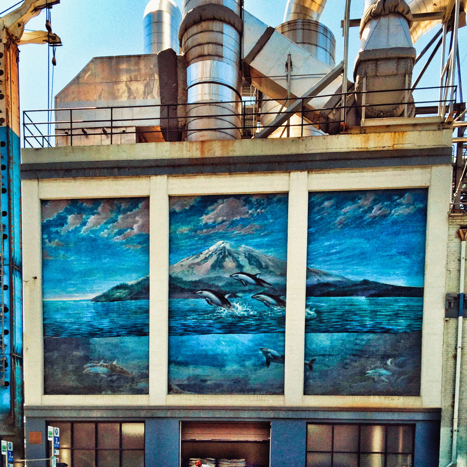 iPhone 6 Plus back camera 4.15mm f/2.2 sample photo. Building, mural, street, art photography
