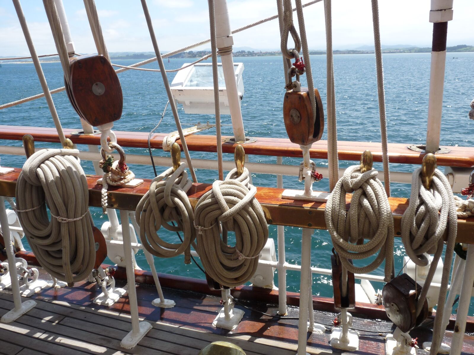 Panasonic Lumix DMC-FZ28 sample photo. Boat, sea, sailboat photography