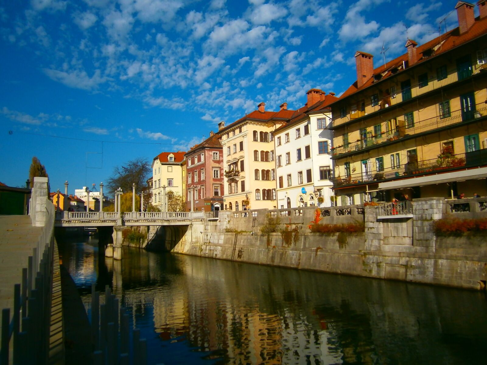 Olympus VG120,D705 sample photo. Ljubljana, slovenia, ljubljanica river photography
