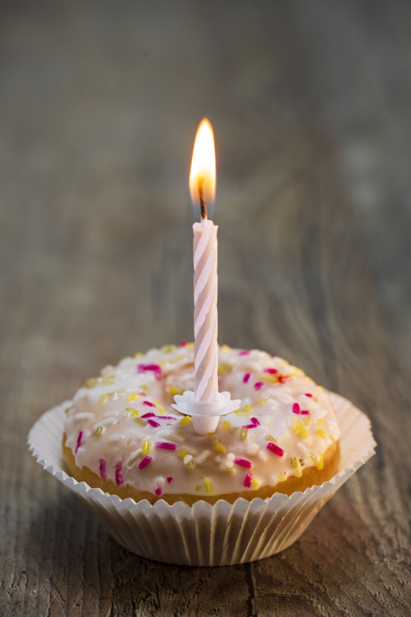 Fujifilm X-T2 + Fujifilm XF 80mm F2.8 R LM OIS WR Macro sample photo. Donut, cake, birthday photography
