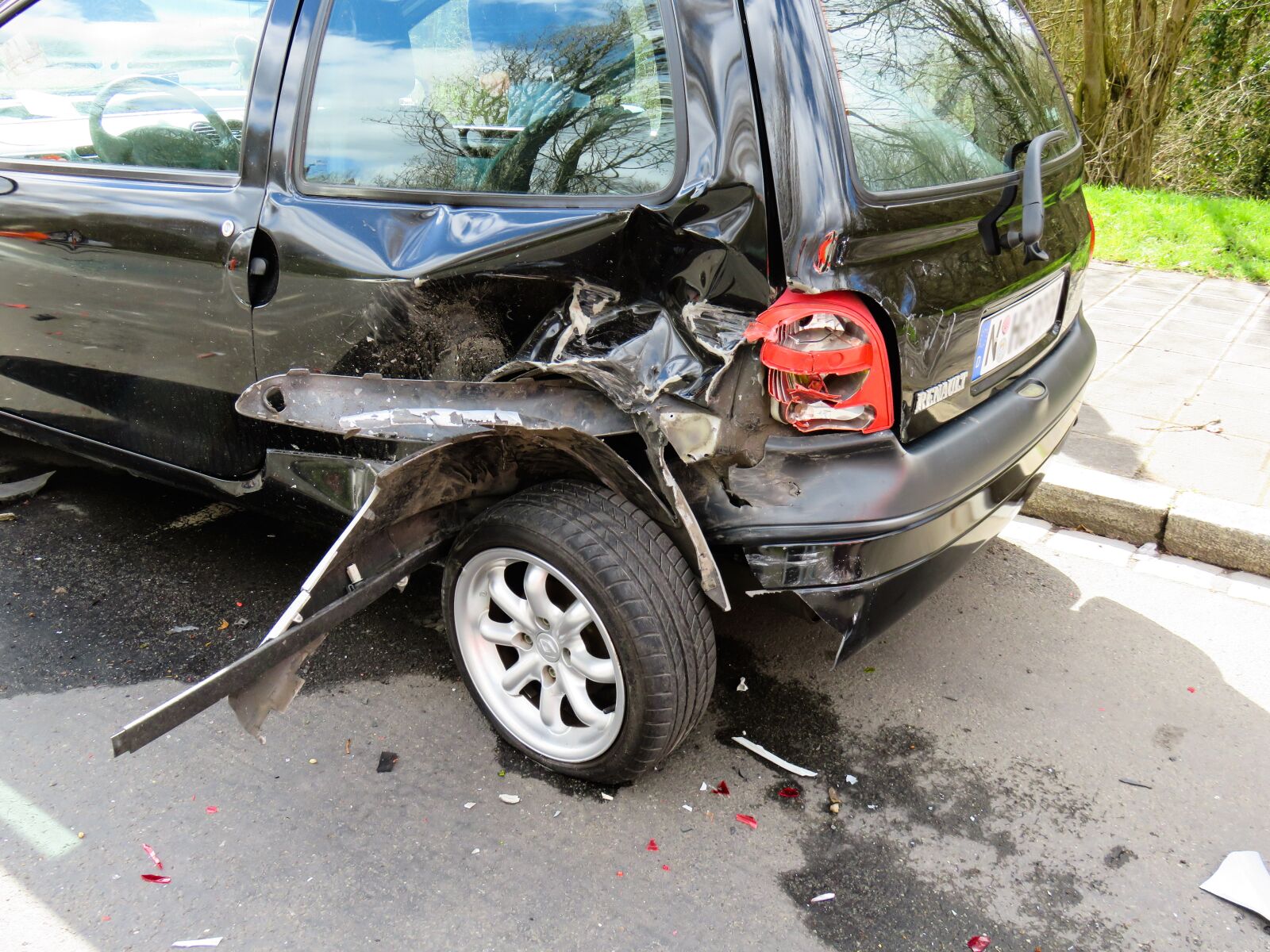 Canon PowerShot SX710 HS sample photo. Accident, auto, damage photography