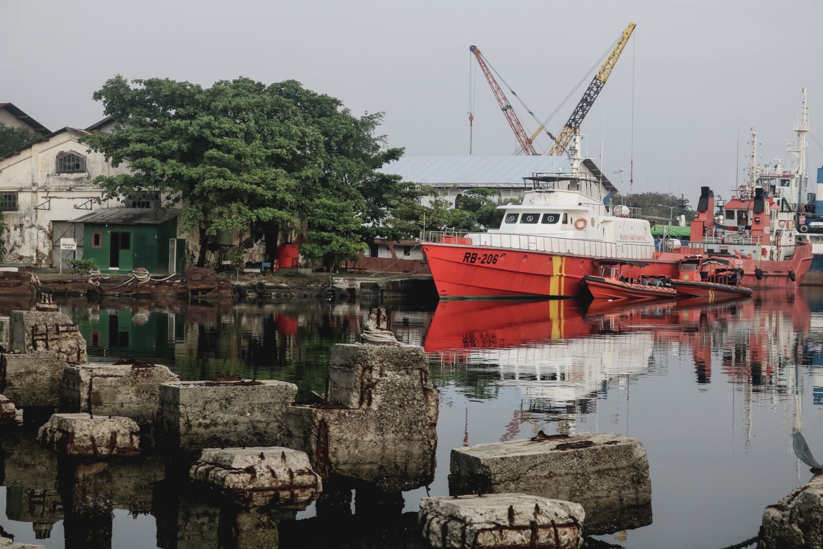 Canon EOS 750D (EOS Rebel T6i / EOS Kiss X8i) sample photo. Ship, port, sea photography