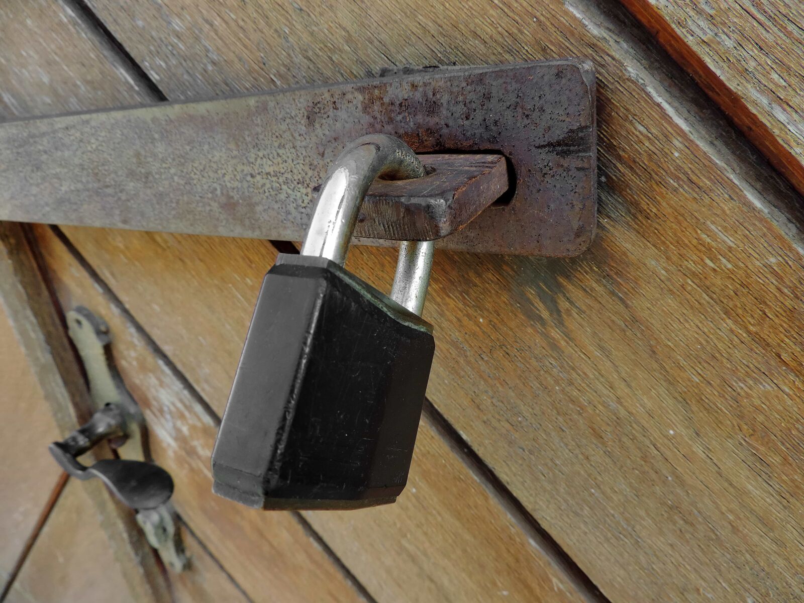 Nikon Coolpix P520 sample photo. Padlock, lock, fastener, device photography