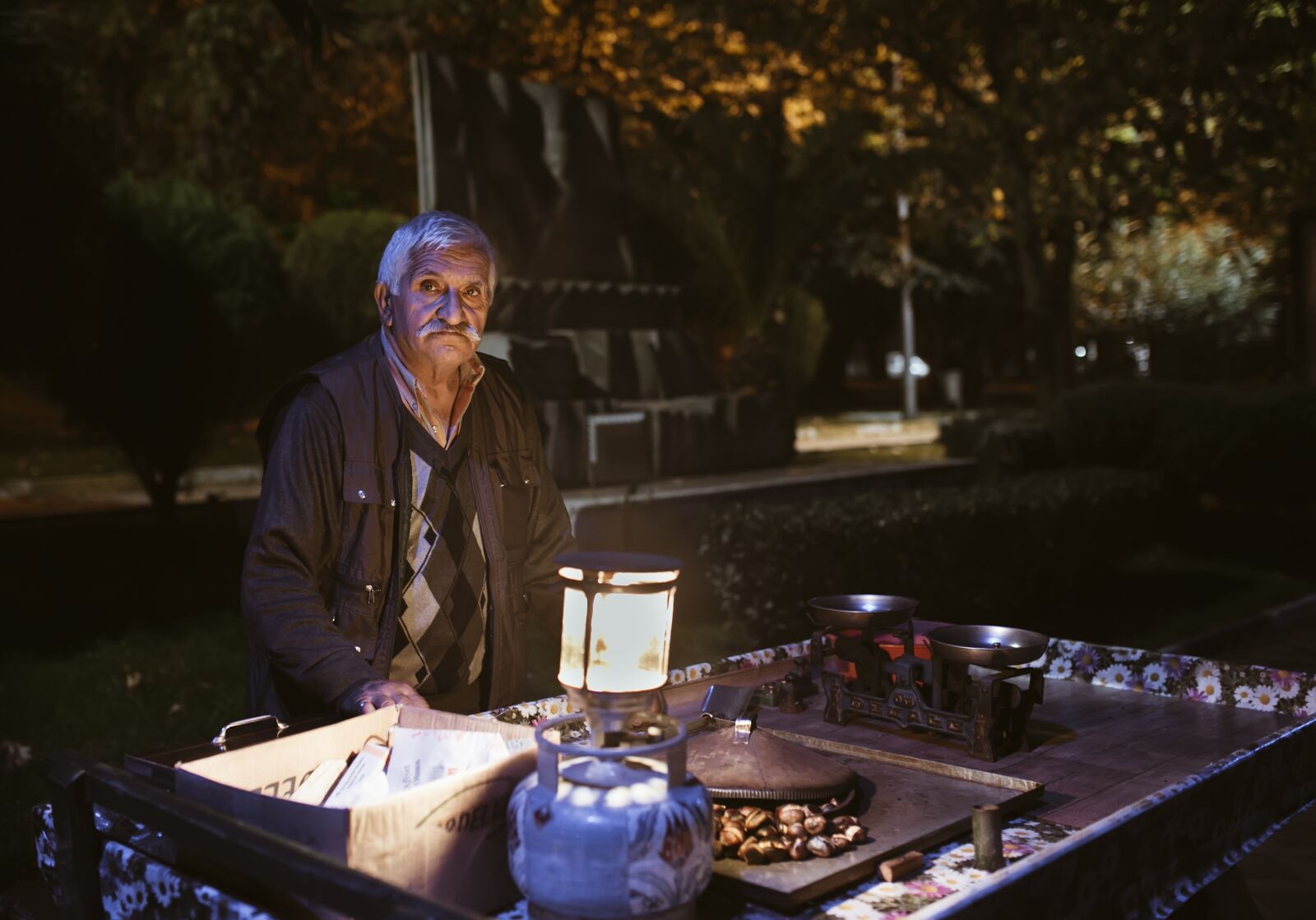 Canon EOS 6D sample photo. Dealer, old man, the photography