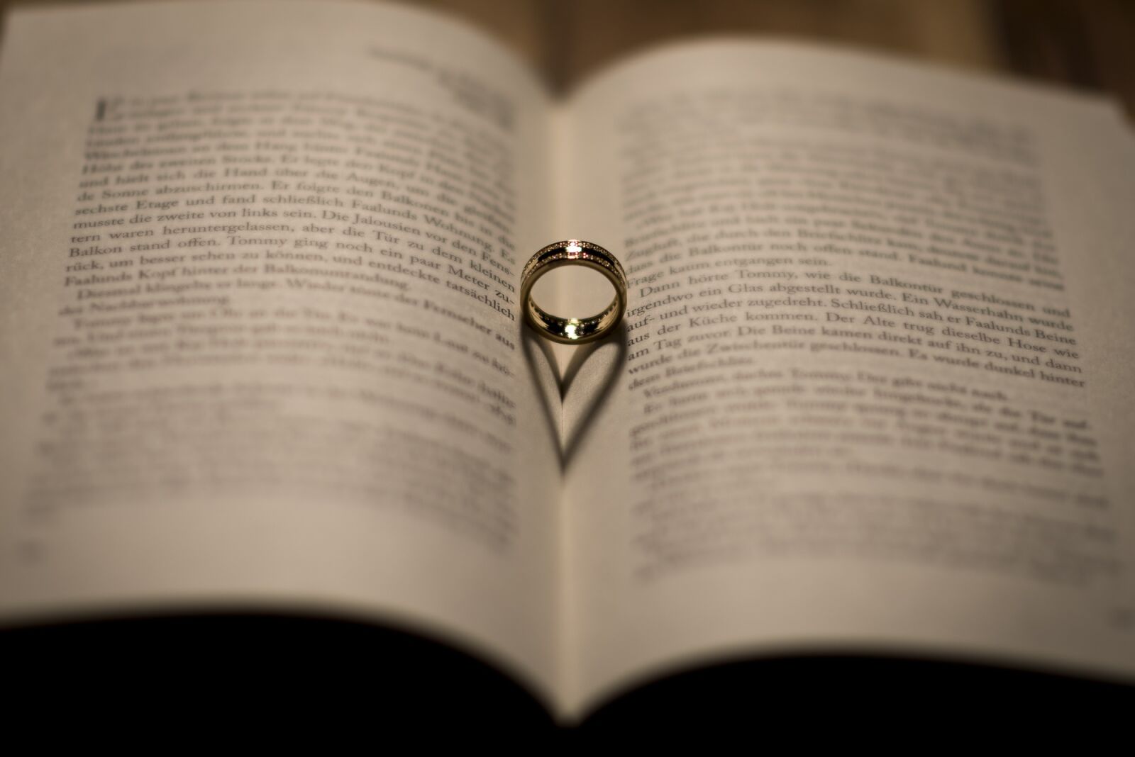 Nikon D810 sample photo. Wedding, book, ring photography