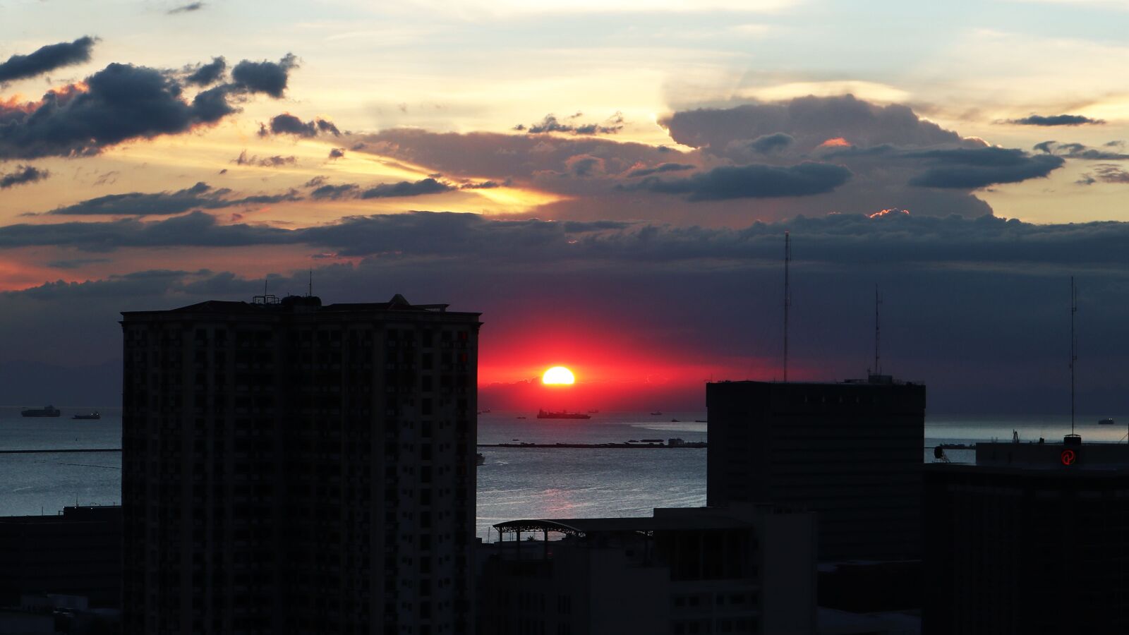 Canon EOS M6 sample photo. Sunset red, sunset, seaside photography