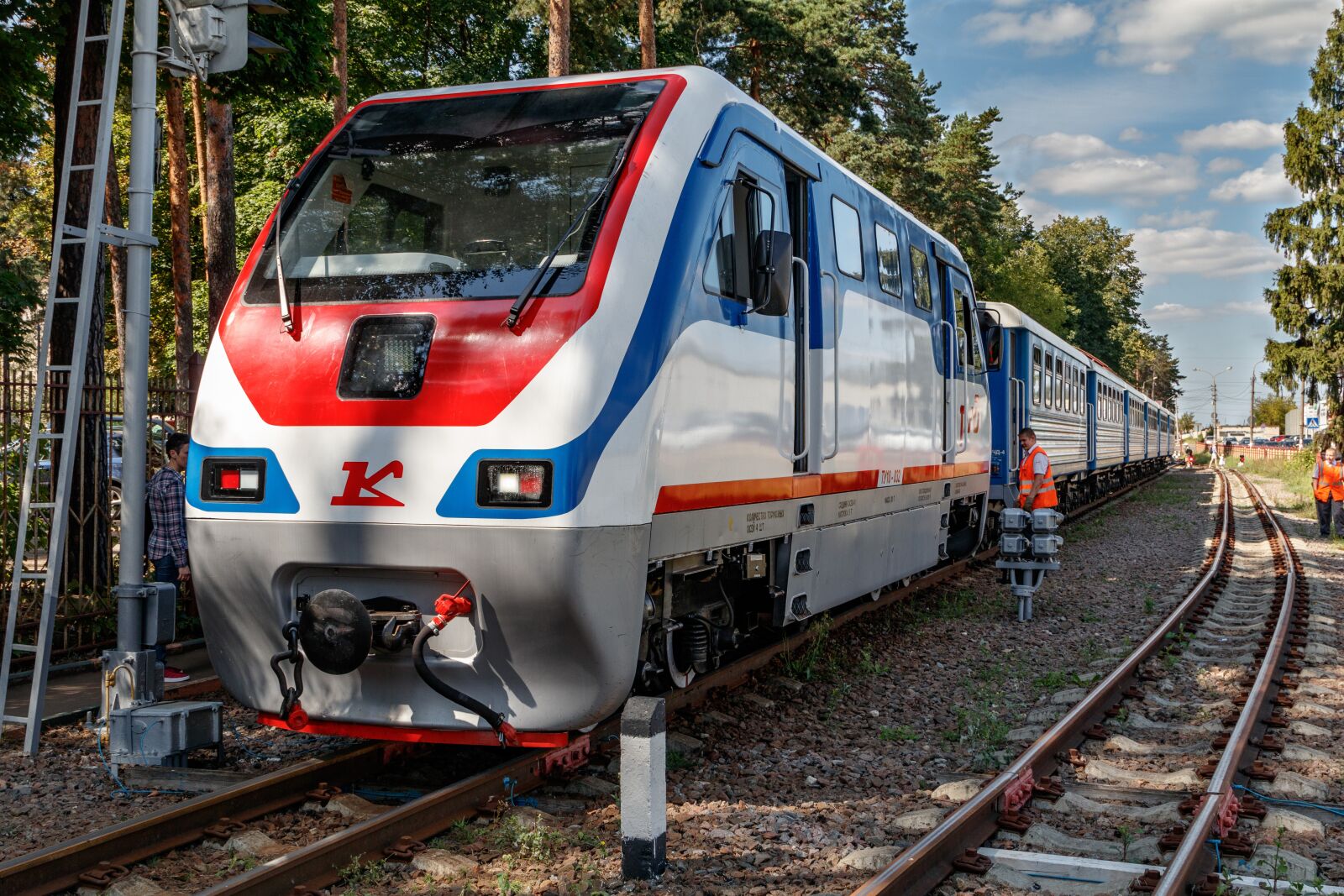 Canon EOS 80D sample photo. Locomotive, diesel locomotive, cars photography