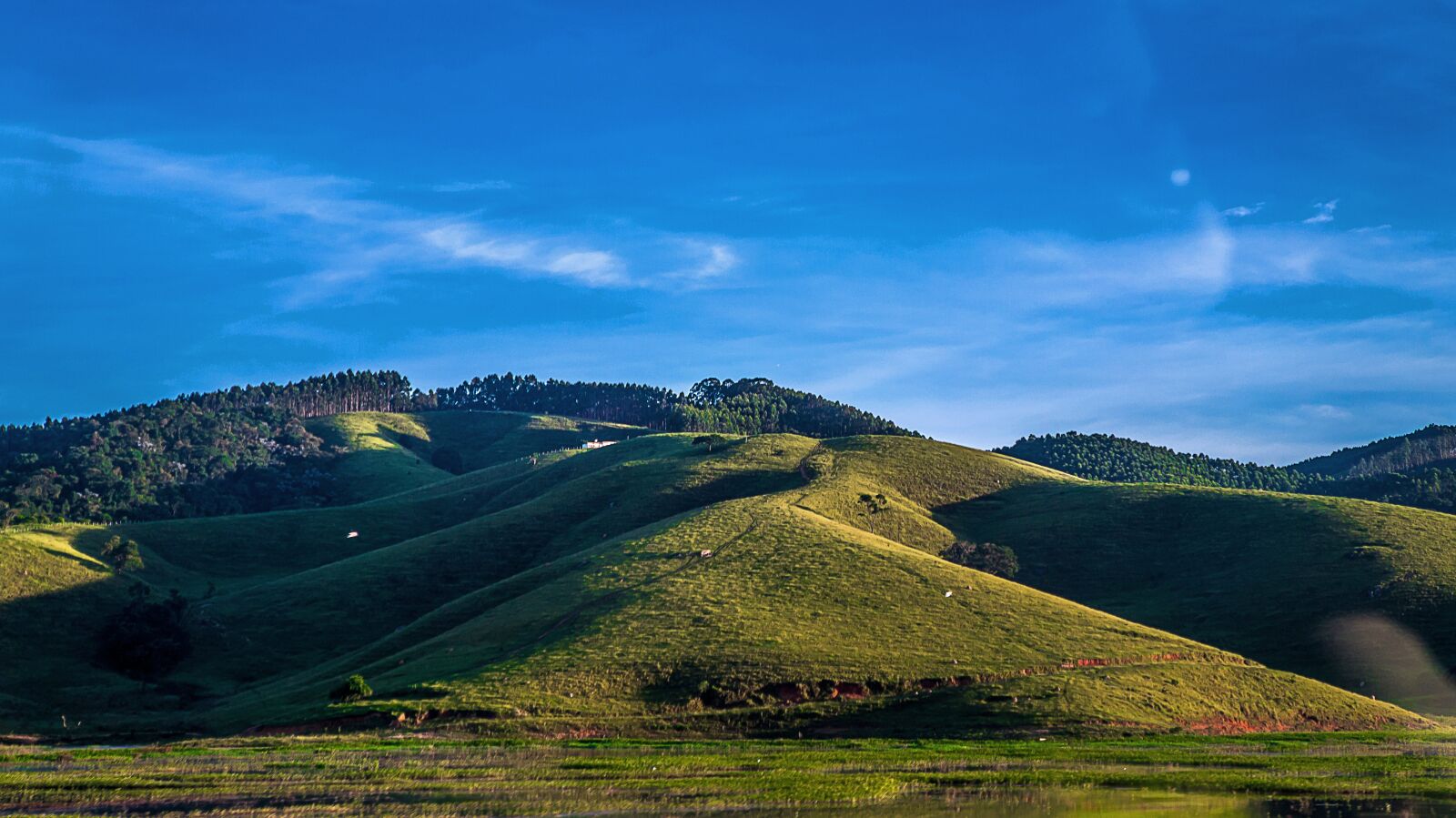 Sony Alpha a3000 + Sony E 18-55mm F3.5-5.6 OSS sample photo. Mountain, sky, blue photography