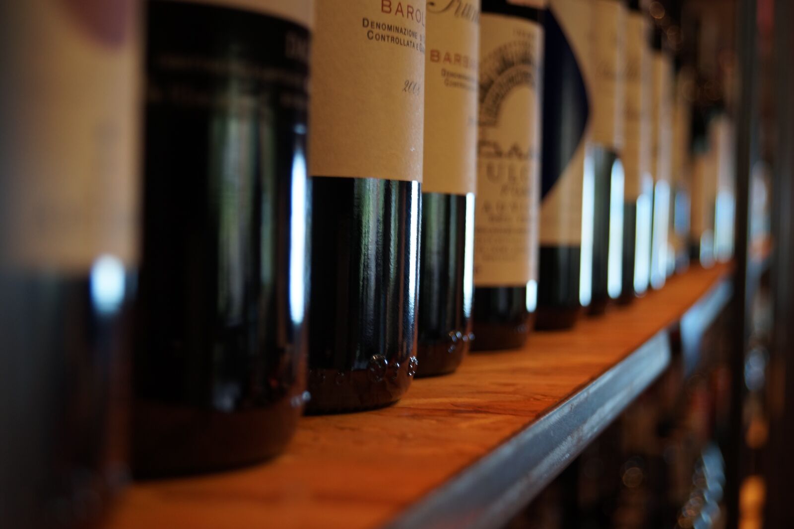 Sony DT 18-55mm F3.5-5.6 SAM II sample photo. Wine, the bottle, the photography
