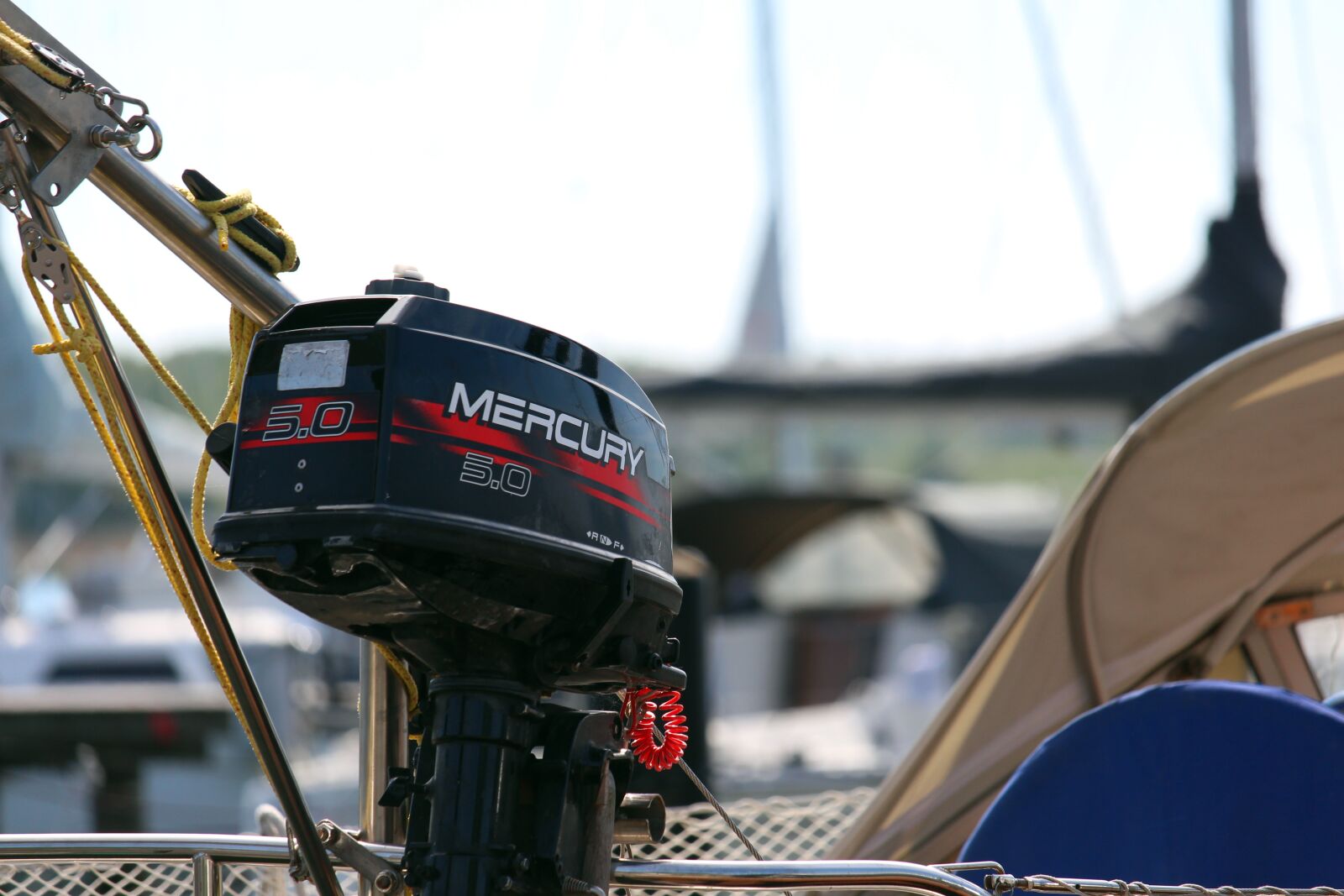 Canon EOS 700D (EOS Rebel T5i / EOS Kiss X7i) sample photo. Motor, boat motor, mercury photography