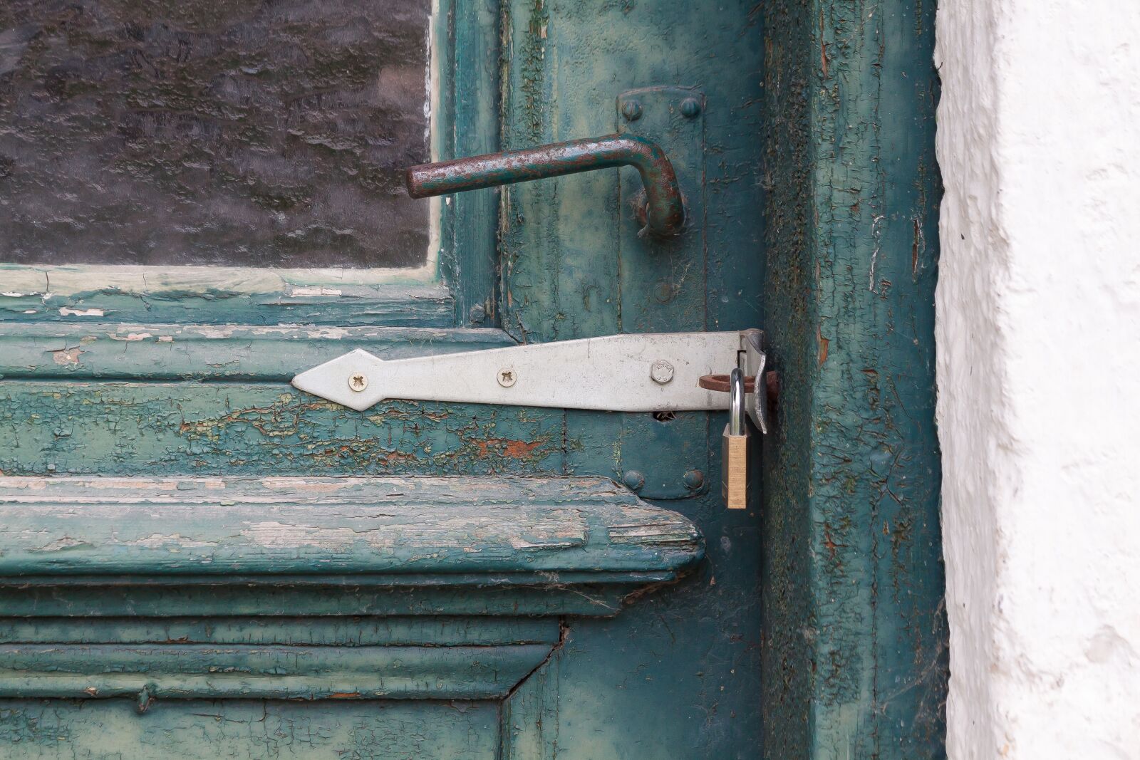 Canon EOS 50D sample photo. Bolt, closure, door photography
