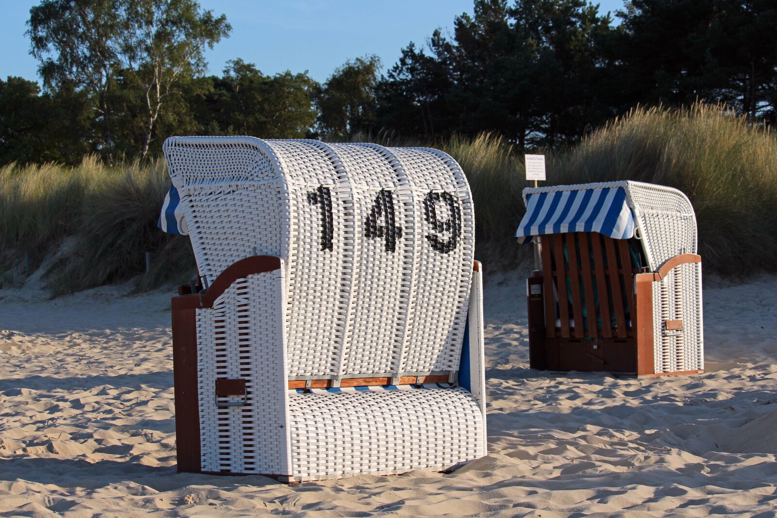 Canon EF-S 55-250mm F4-5.6 IS STM sample photo. Beach chair, beach, baltic photography