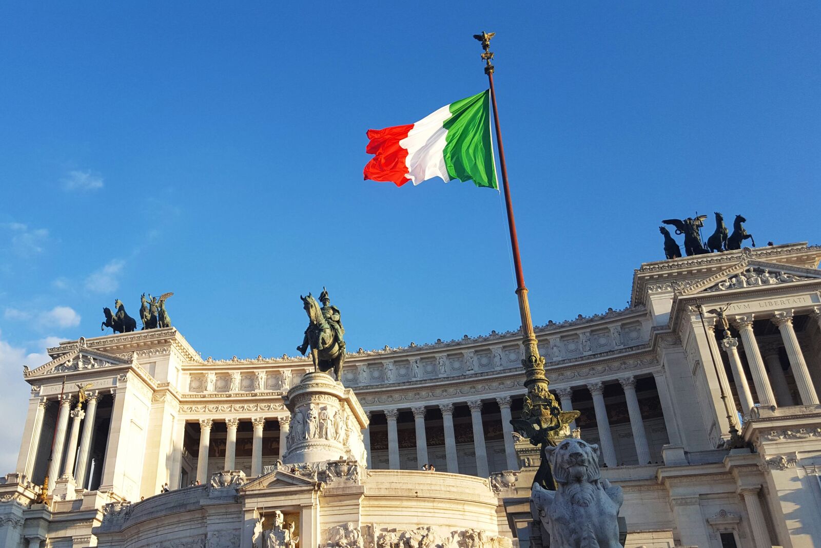 Samsung Galaxy S6 sample photo. Italy, italian flag, rome photography