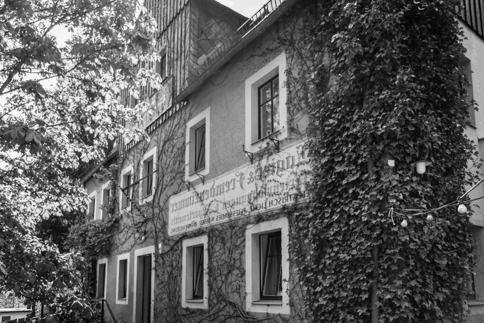 Nikon D3300 sample photo. Street, architecture, house, monochrome photography