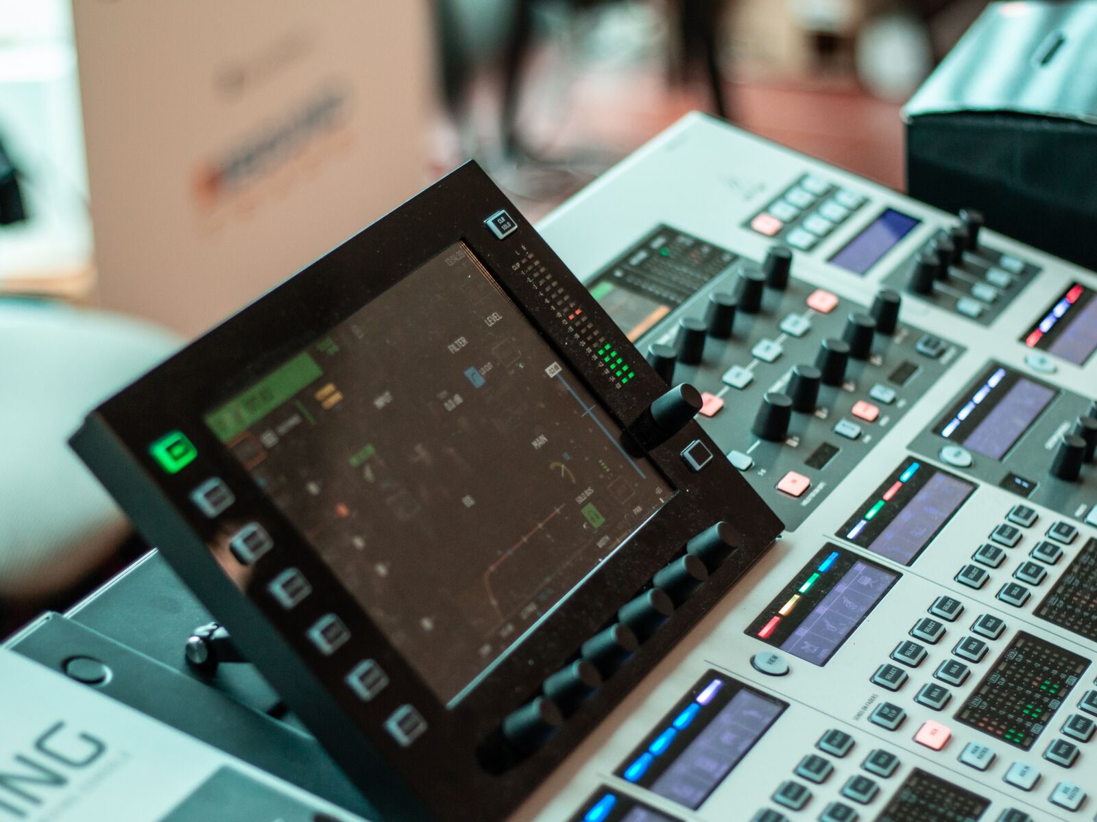 Canon EOS 700D (EOS Rebel T5i / EOS Kiss X7i) sample photo. Fader, audio mixer, equipment photography