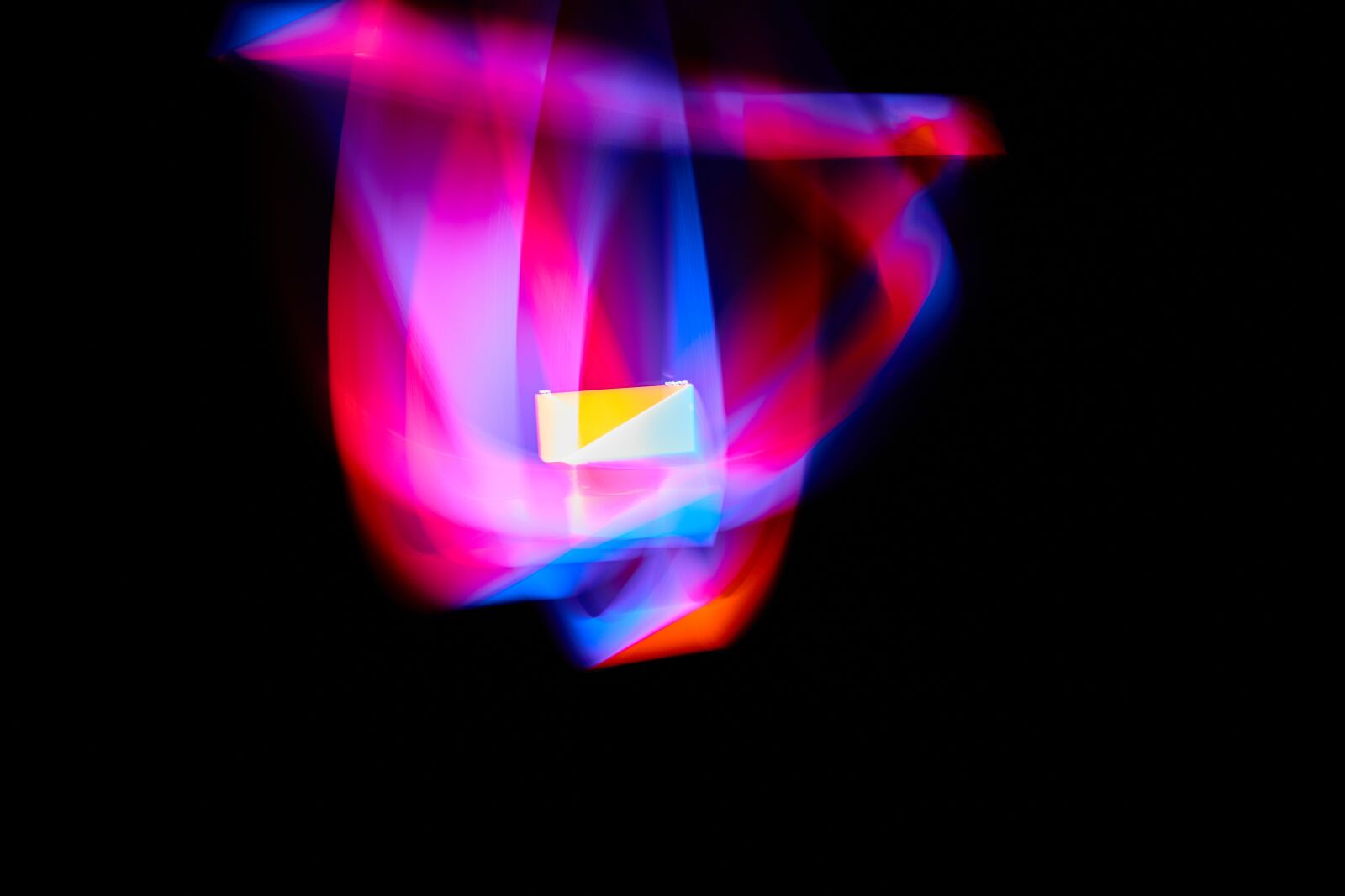 Canon EOS 200D (EOS Rebel SL2 / EOS Kiss X9) sample photo. Light, painting, art photography
