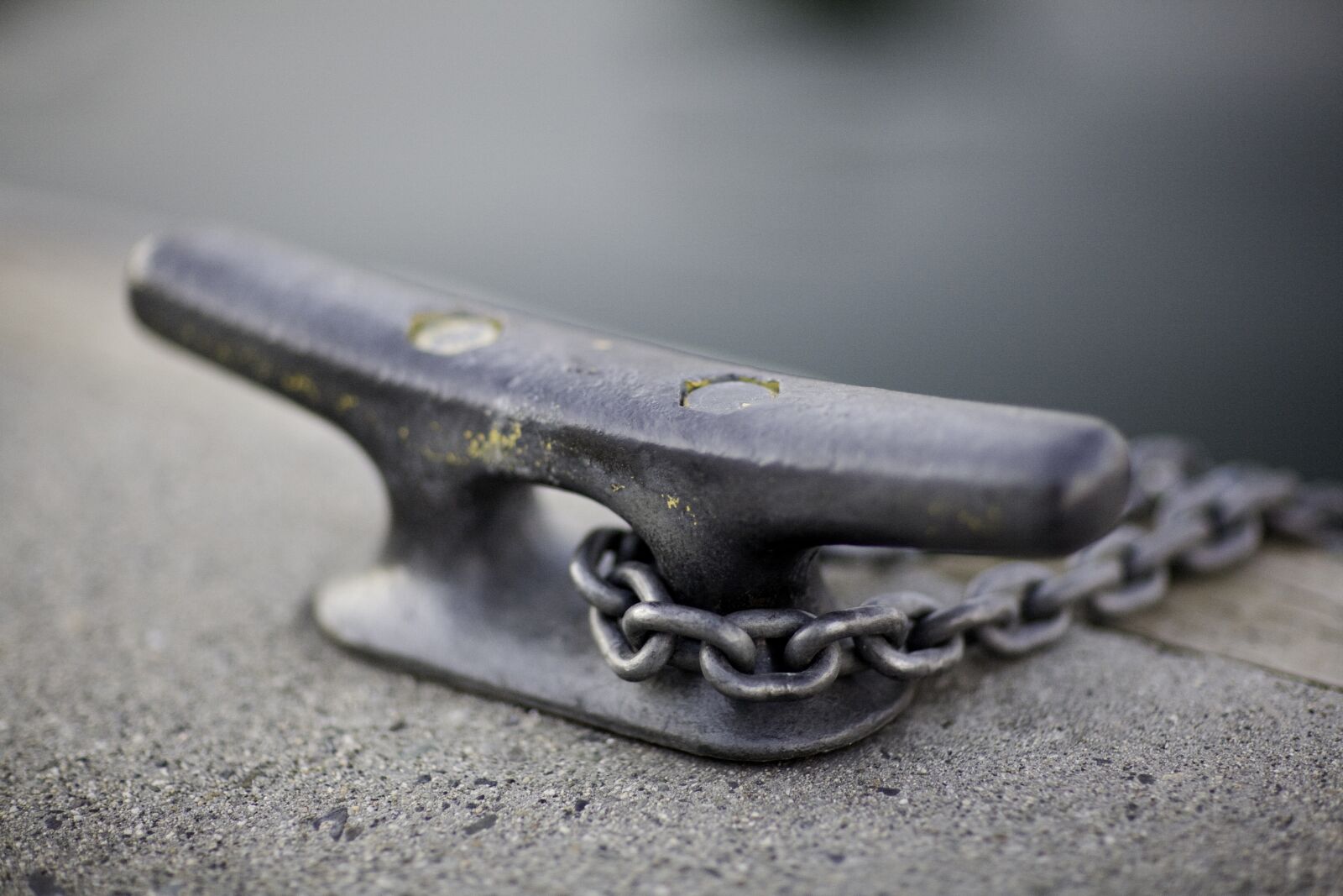 Canon EOS 5D + Canon EF 85mm F1.2 sample photo. Chain, cleat, close-up photography