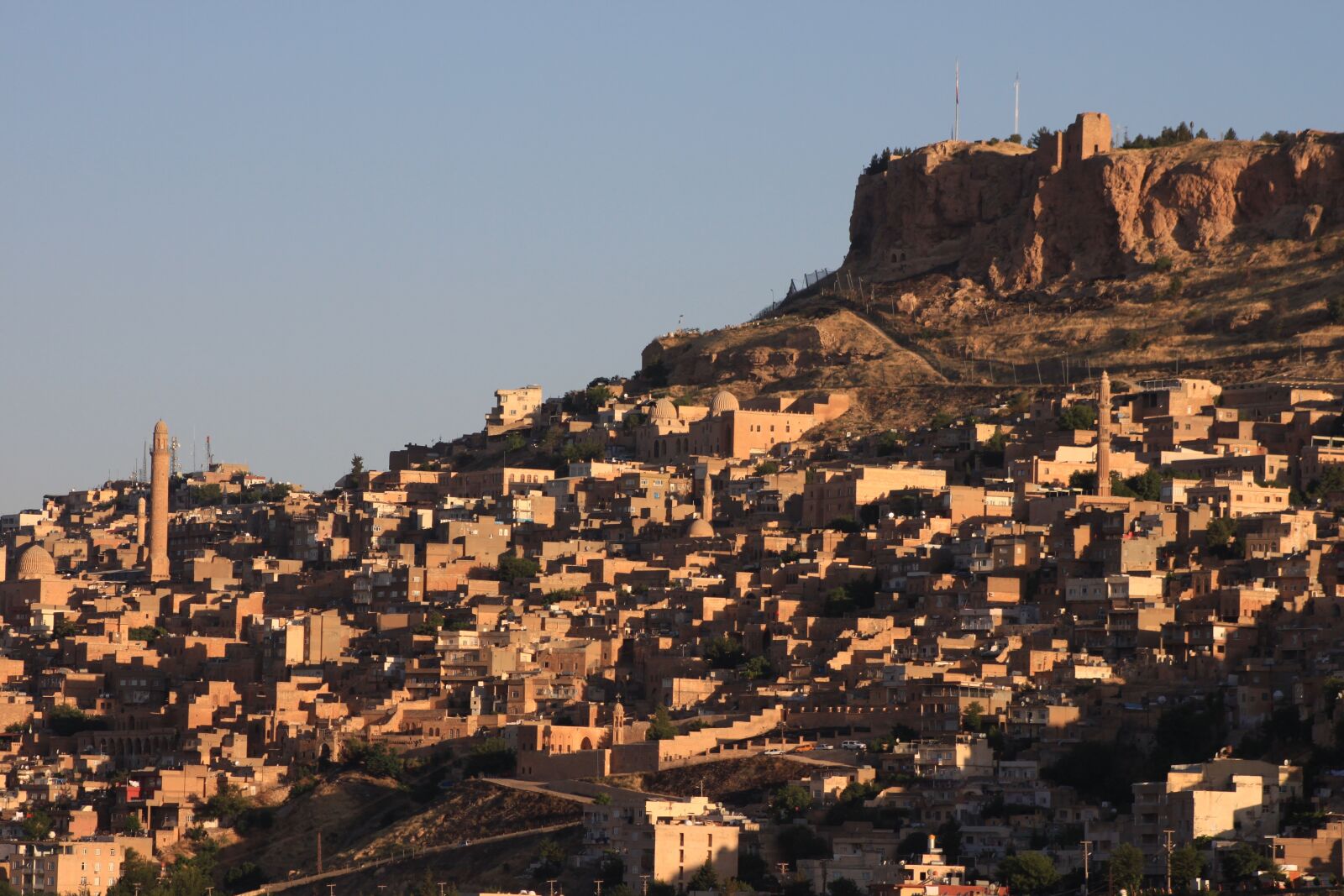 Canon EOS 500D (EOS Rebel T1i / EOS Kiss X3) sample photo. Mardin, sunrise, historical city photography