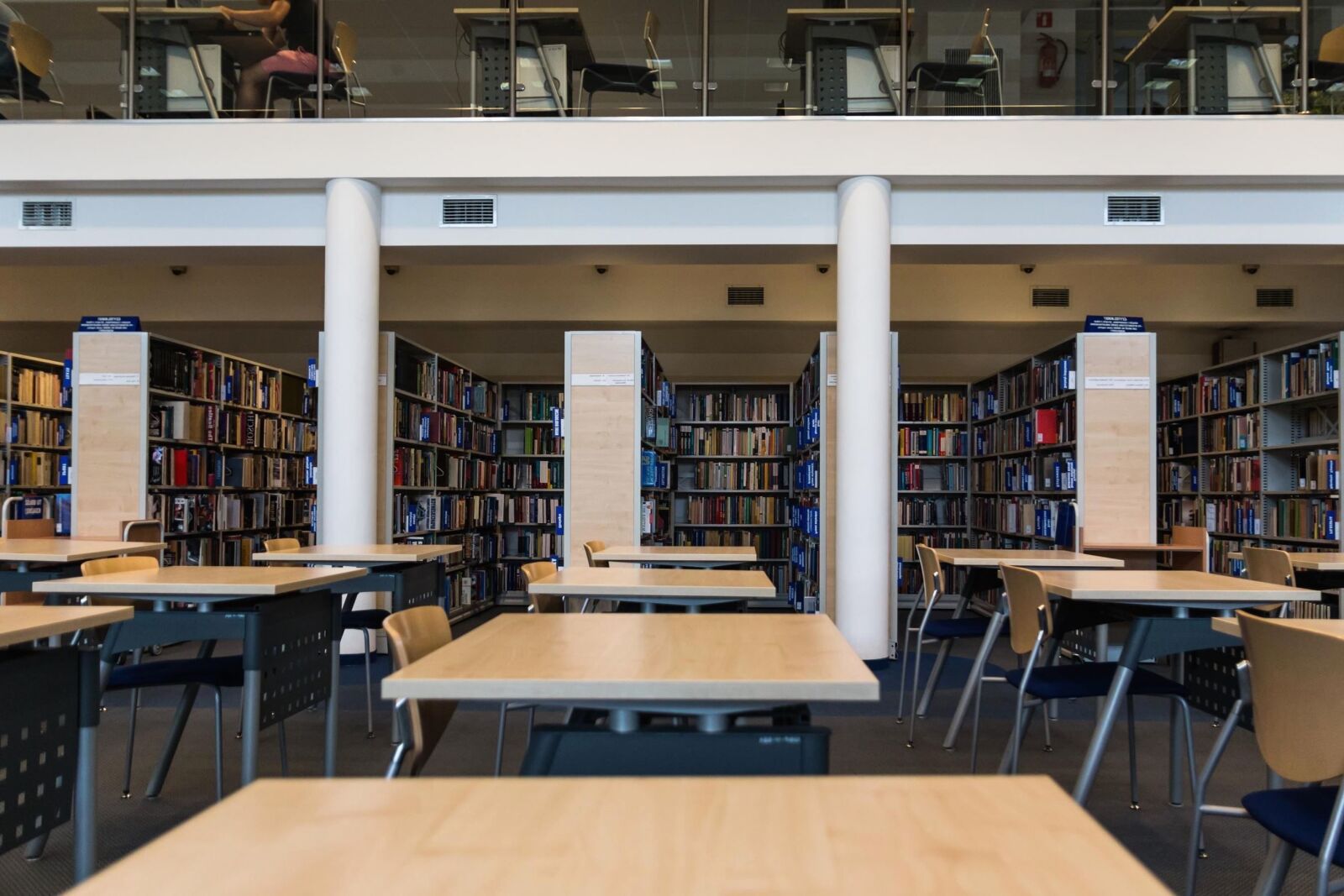 Canon EOS 70D sample photo. Library, structure, interior, room photography