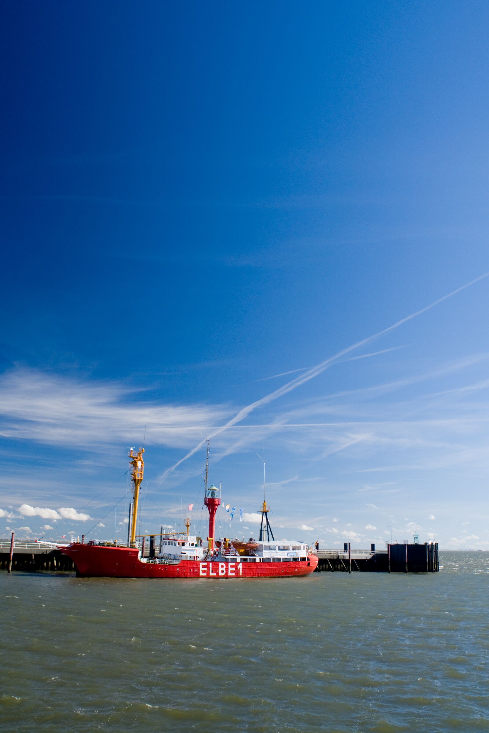Nikon D90 sample photo. Cuxhaven, north sea, port photography