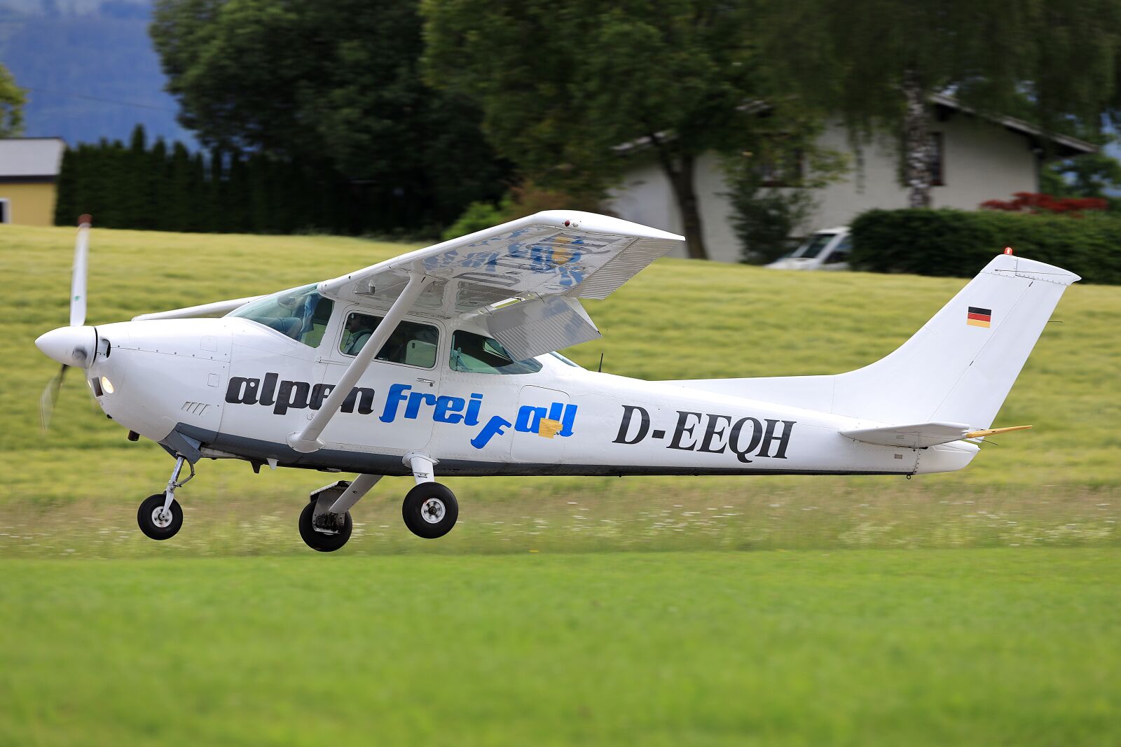 Canon EOS R + 150-600mm F5-6.3 DG OS HSM | Contemporary 015 sample photo. Light aircraft, sport aircraft photography