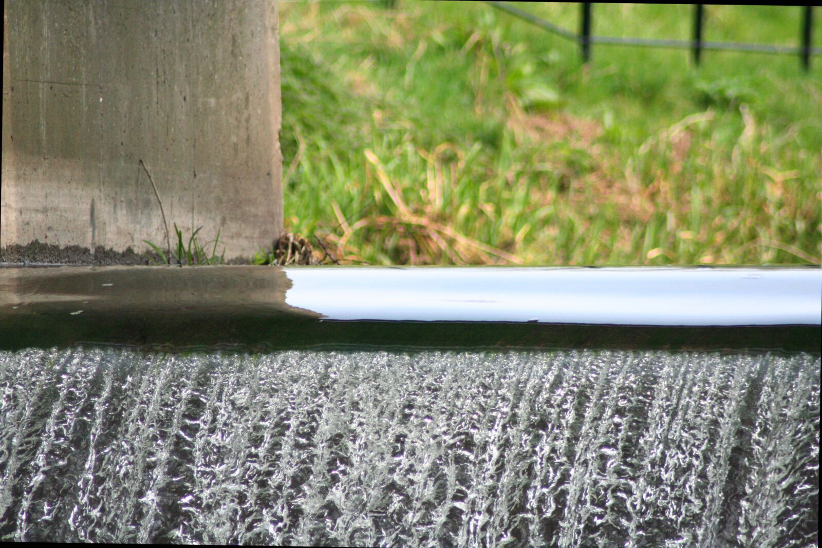 Canon EOS 350D (EOS Digital Rebel XT / EOS Kiss Digital N) sample photo. River, waterfall, weir photography