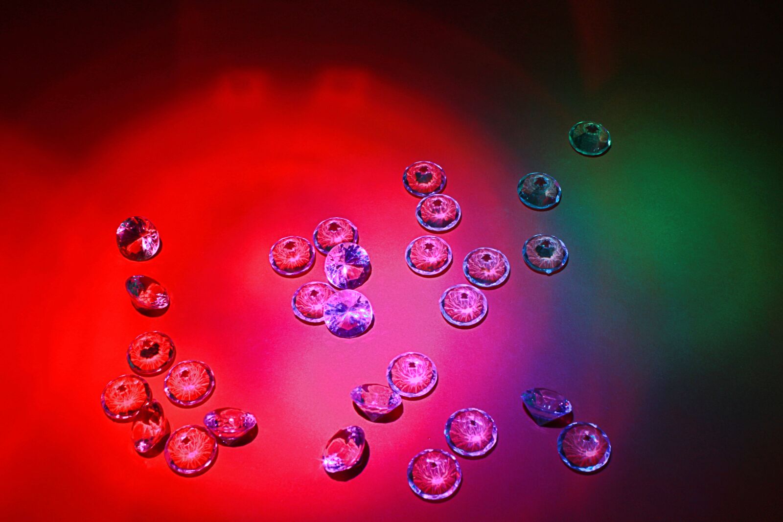 Canon EOS 1200D (EOS Rebel T5 / EOS Kiss X70 / EOS Hi) sample photo. Diamonds, background, pattern photography