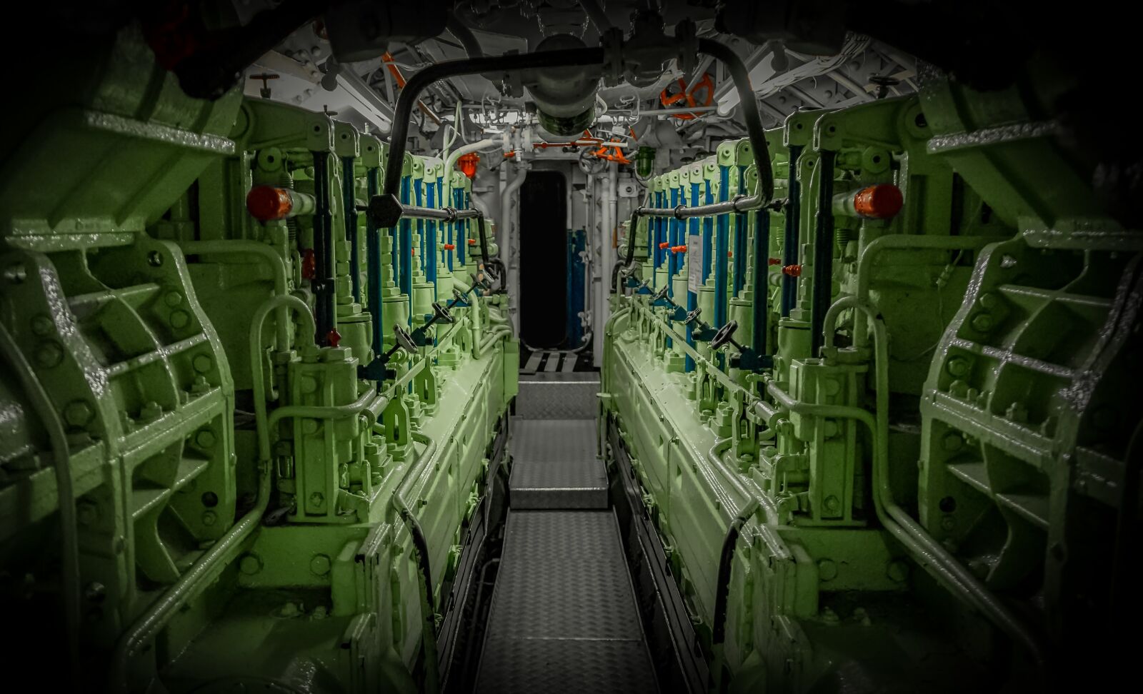 Sony a7 II + Sony FE 28-70mm F3.5-5.6 OSS sample photo. U boat, engine room photography