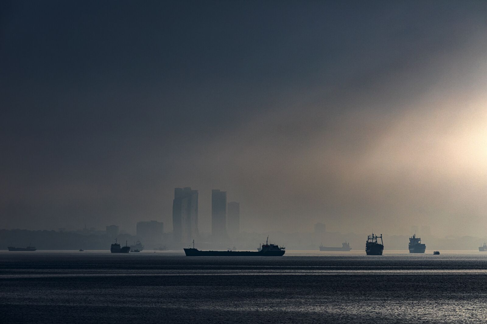 Canon EF 180mm F3.5L Macro USM sample photo. Sea, marmara, mist photography