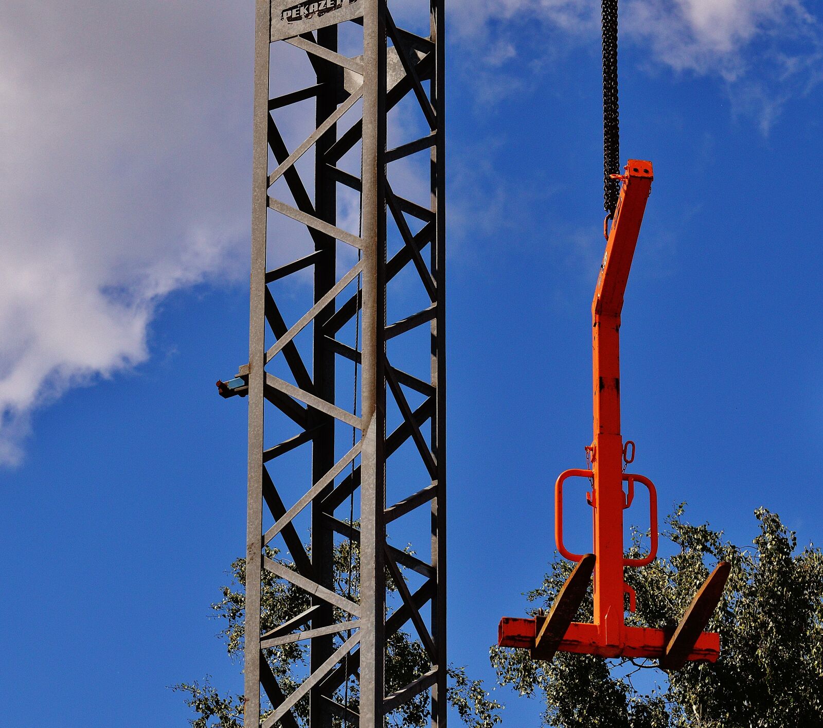 Nikon D3200 sample photo. Crane, site, fork photography
