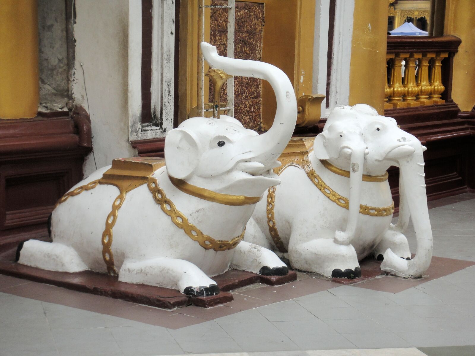 Sony DSC-TX1 sample photo. Elephant, myanmar, temple photography