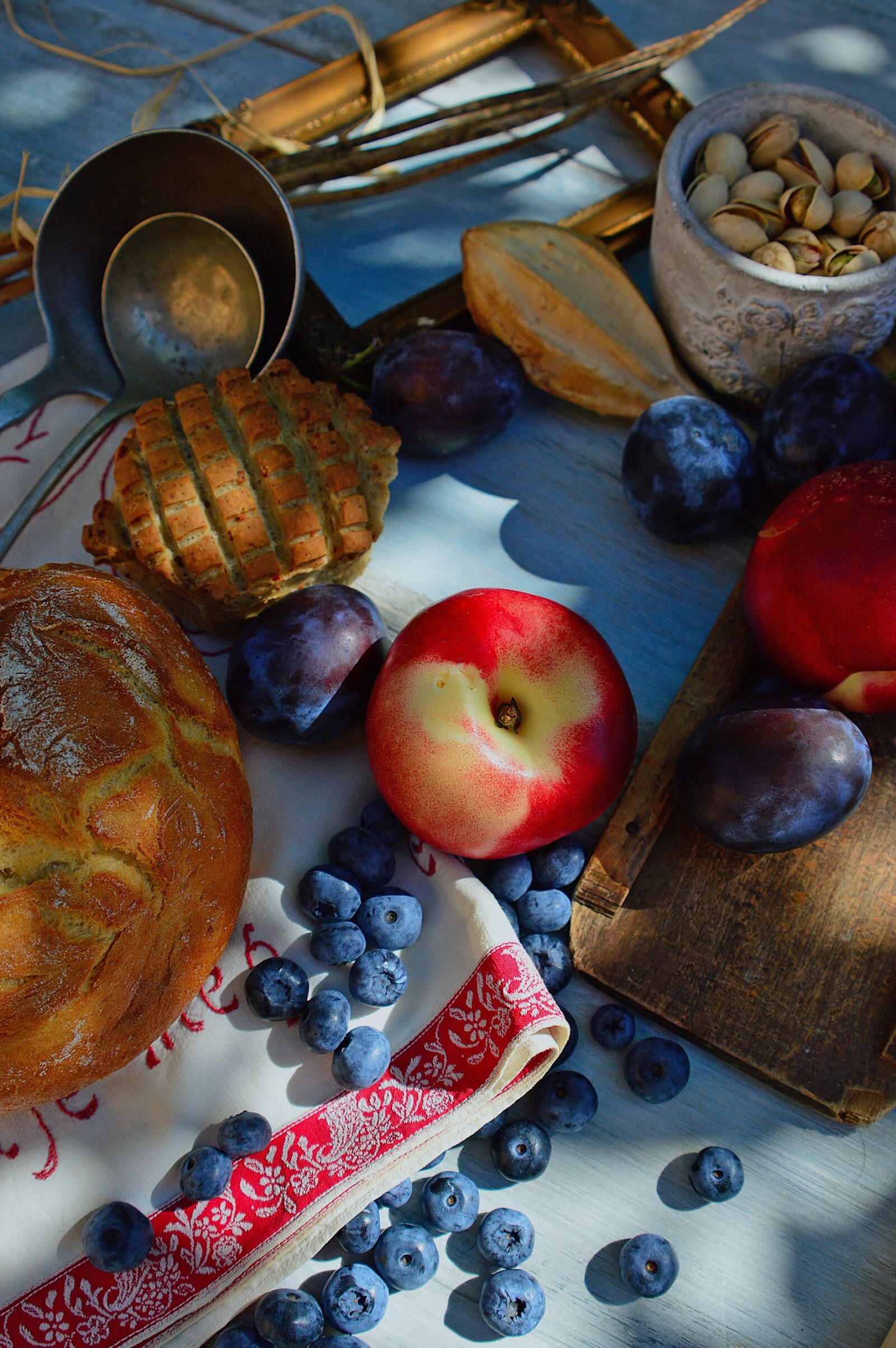 Nikon D3200 sample photo. Fruit, blue, color photography