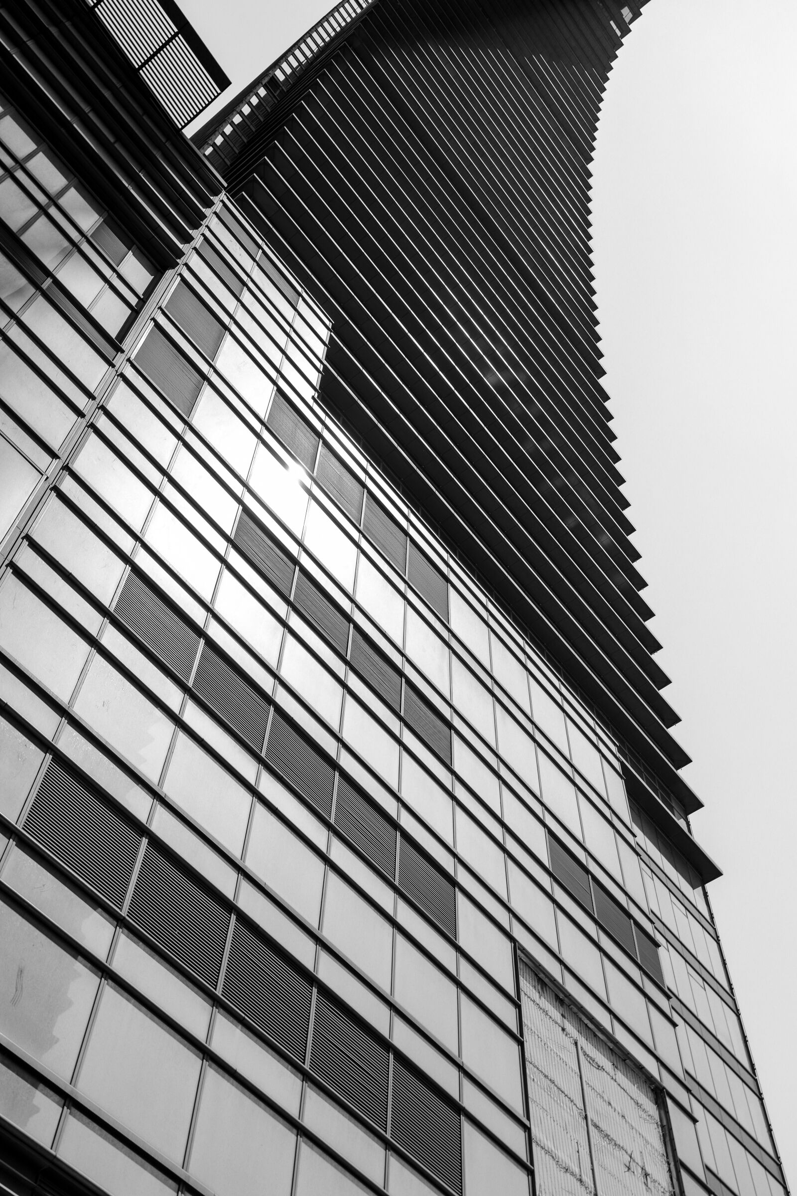 Canon EF 17-40mm F4L USM sample photo. Building, b w, architecture photography