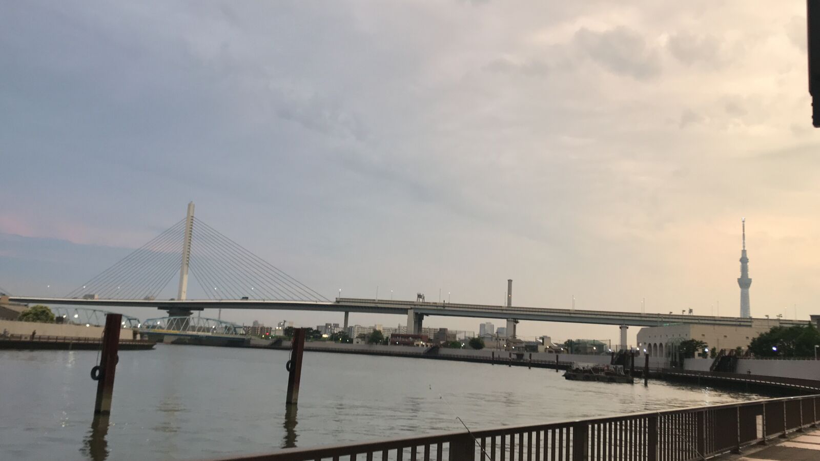 iPhone 7 back camera 3.99mm f/1.8 sample photo. Riverside, sky, river photography