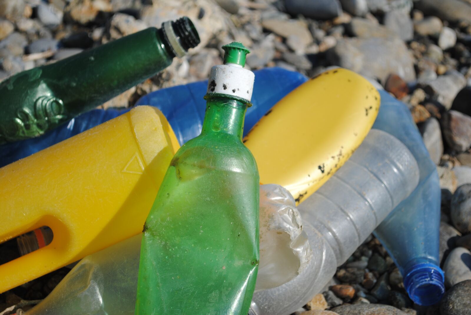 Nikon D3000 sample photo. Pollution, plastic, trash photography
