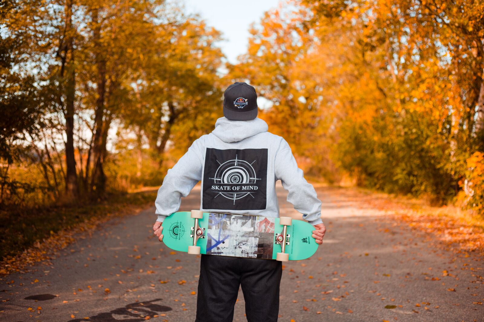 Canon EF 50mm F1.8 II sample photo. Skateboard, man, autumn photography