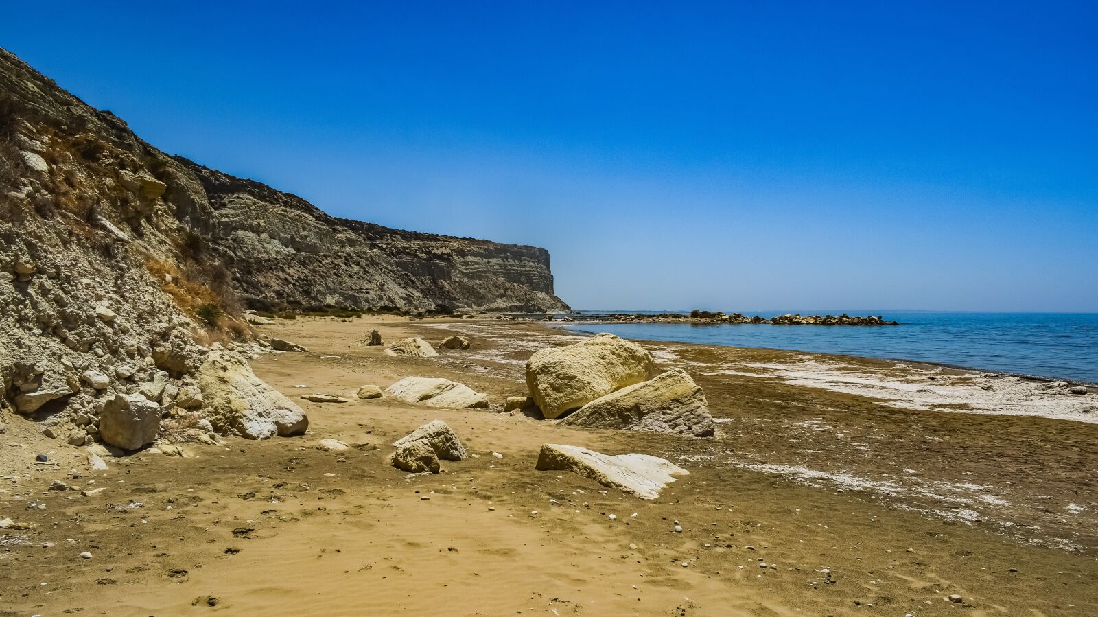 Nikon D3300 sample photo. Beach, cliffs, sea photography