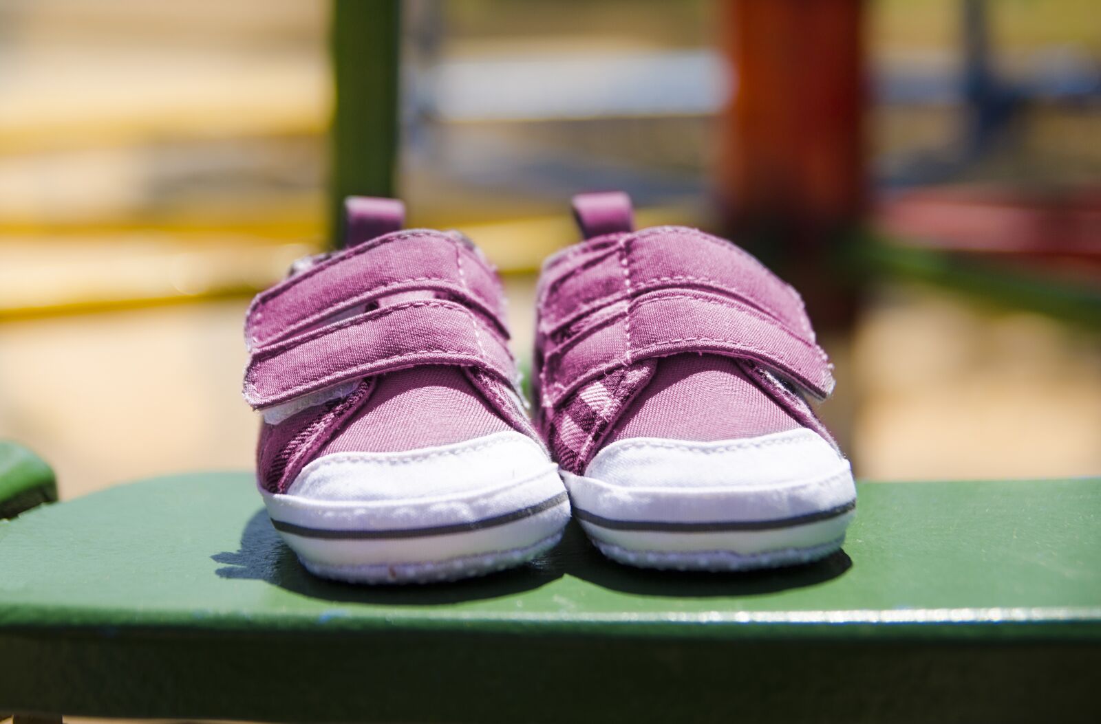 Nikon D7000 sample photo. Bebe, tennis, slipper photography